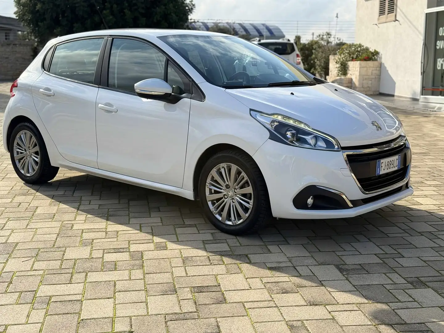 Peugeot 208 208 I 2015 5p 1.2 puretech Active 82cv Bianco - 1