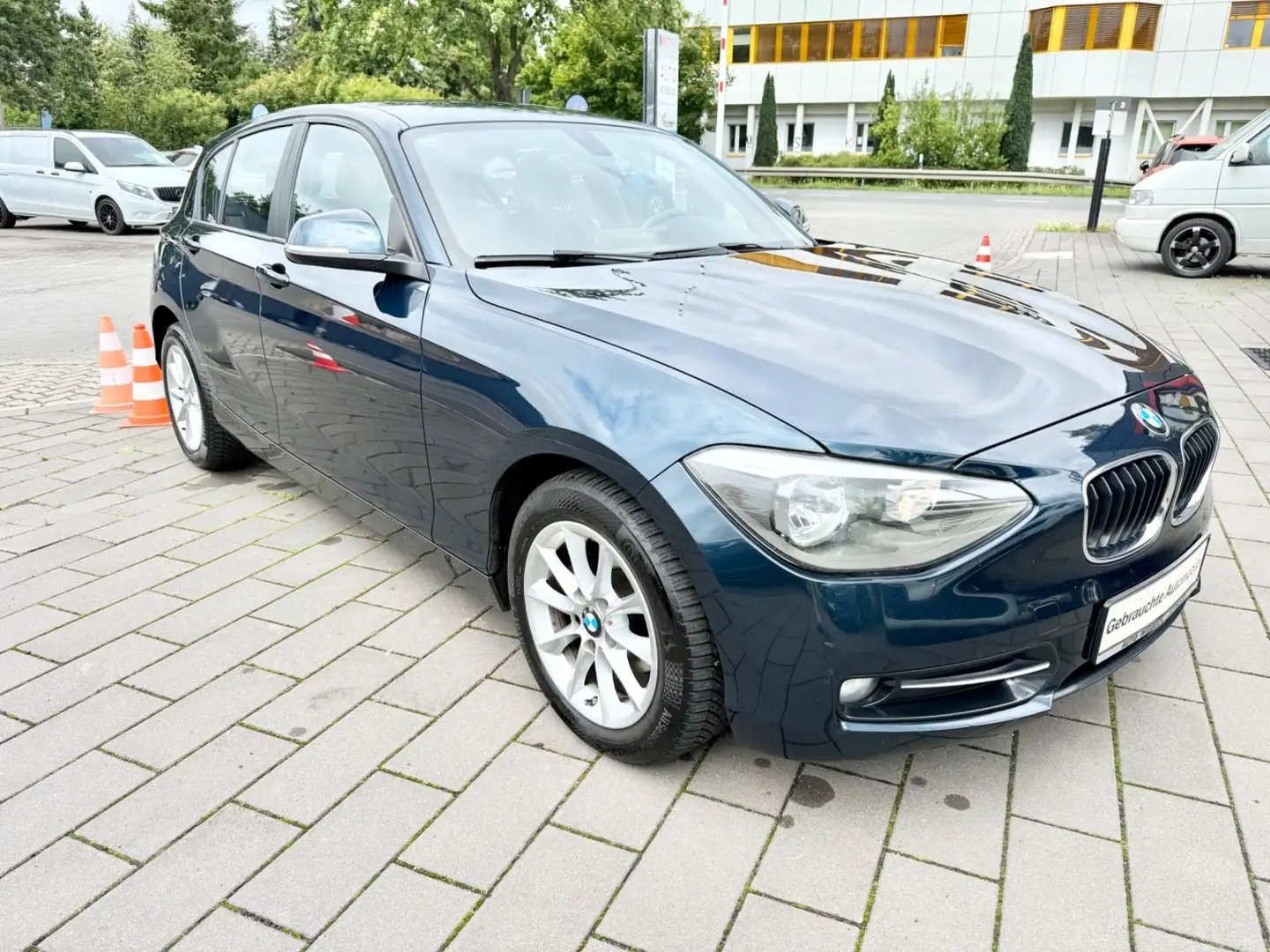 BMW 116 i Sport-Line,Automatik,Sitzheizu,TÜV 07/2027 Blau - 2