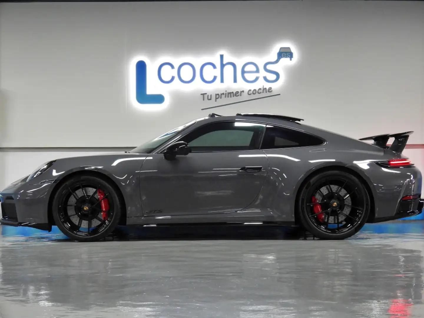 Porsche 992 Carrera GTS Coupé PDK Gris - 2
