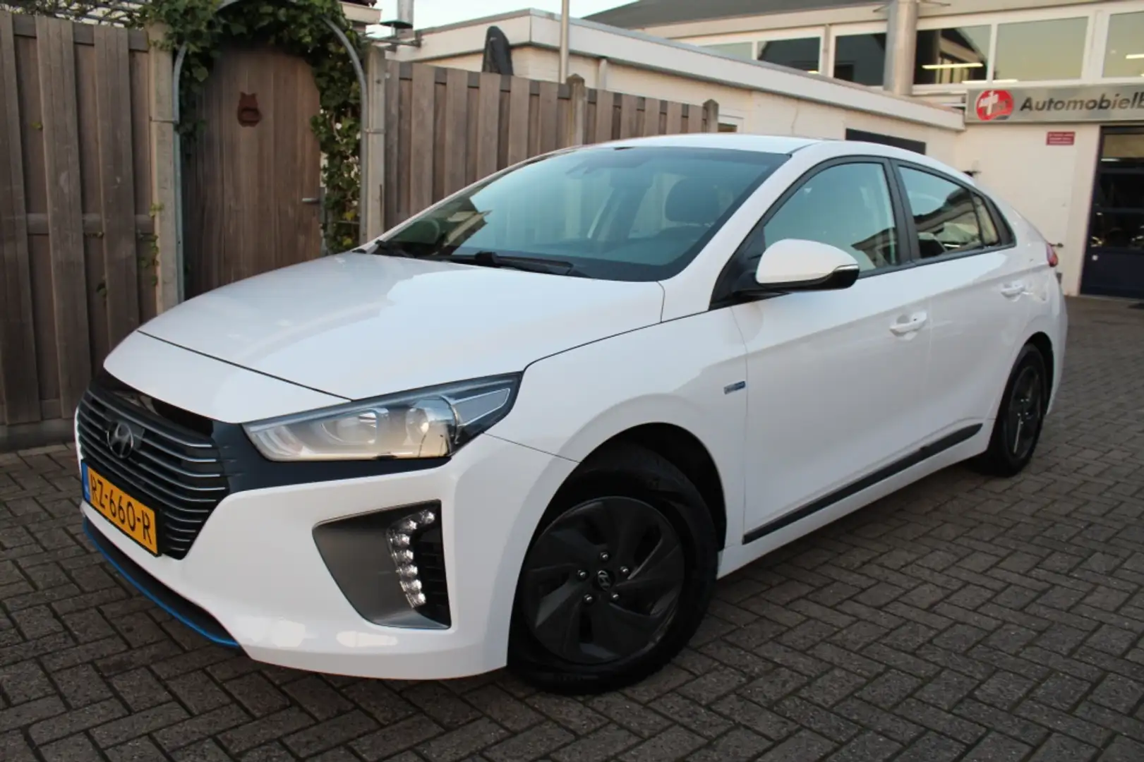 Hyundai IONIQ 1.6 GDi i-Motion Blanc - 2