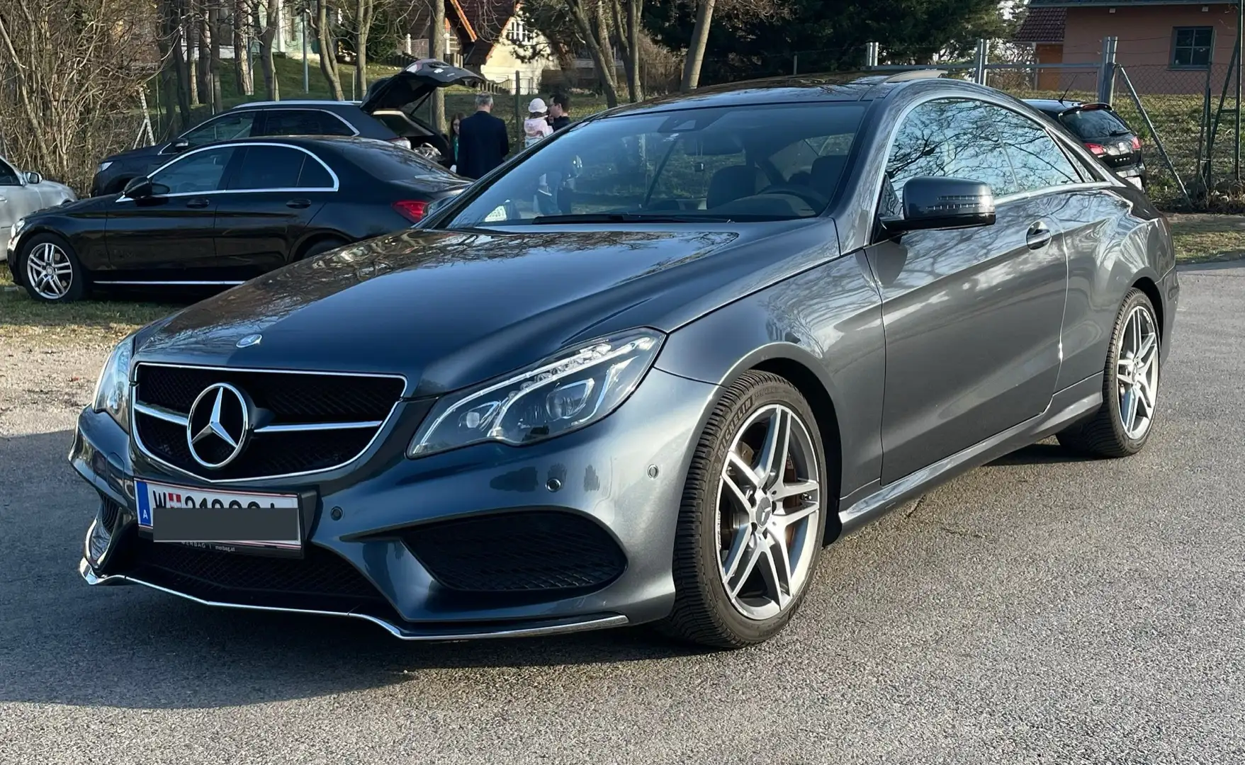 Mercedes-Benz E 200 CGI BlueEfficiency Aut. - 1