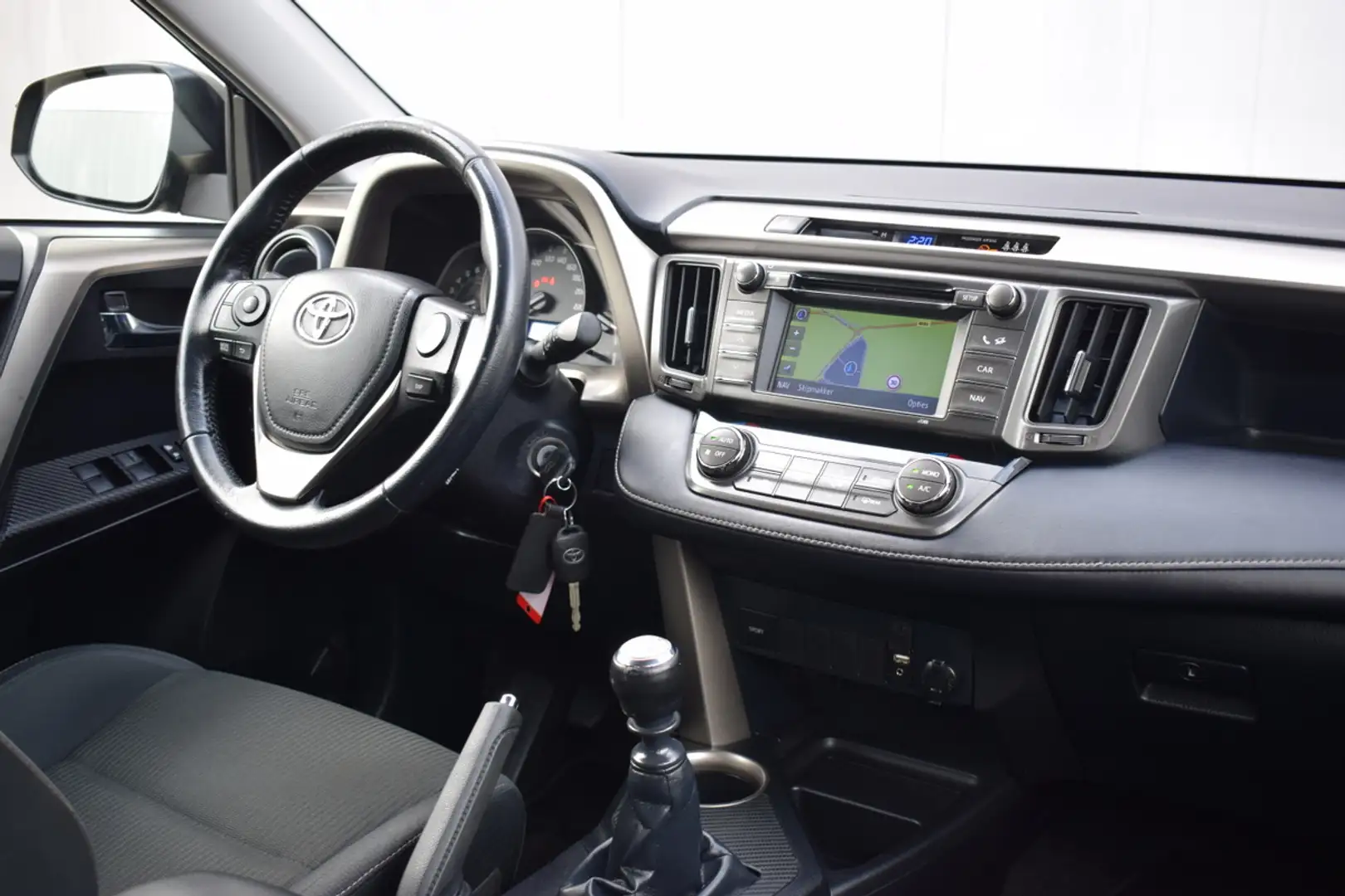 Toyota RAV 4 2.0 Dynamic 4WD ECC | Full Map Navi | Telefonie | Zwart - 2