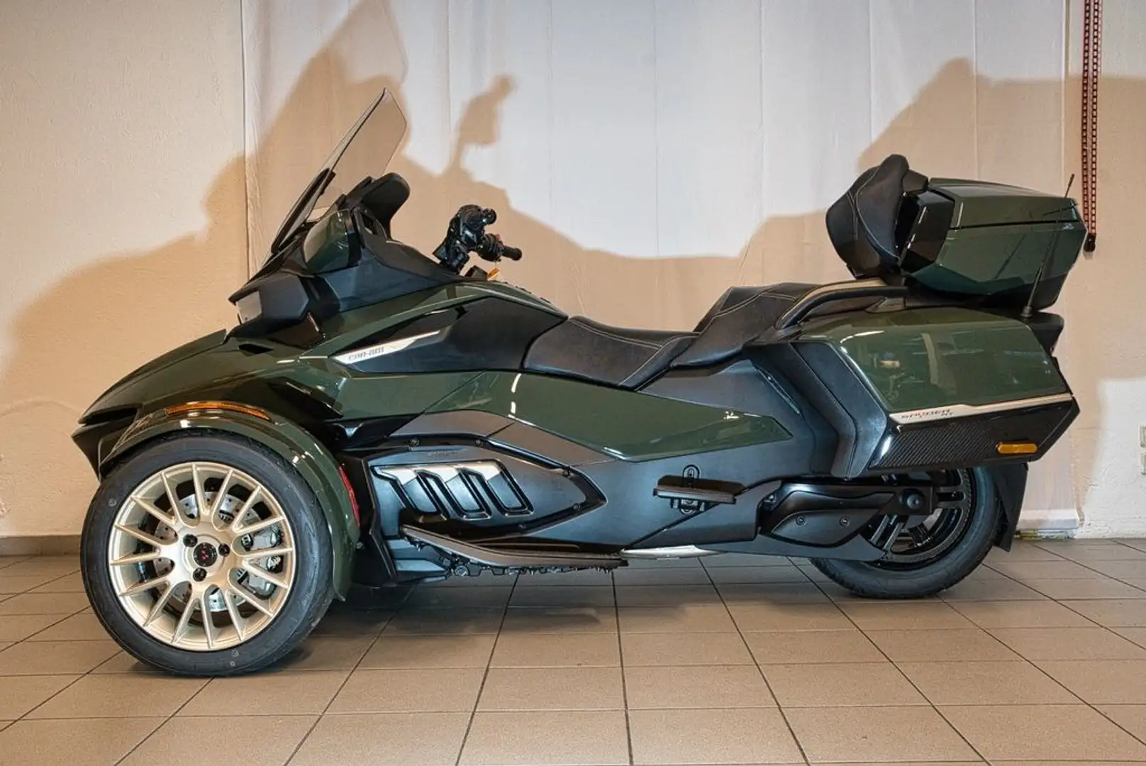 Can-Am Spyder RT SEA TO SKY Verde - 2