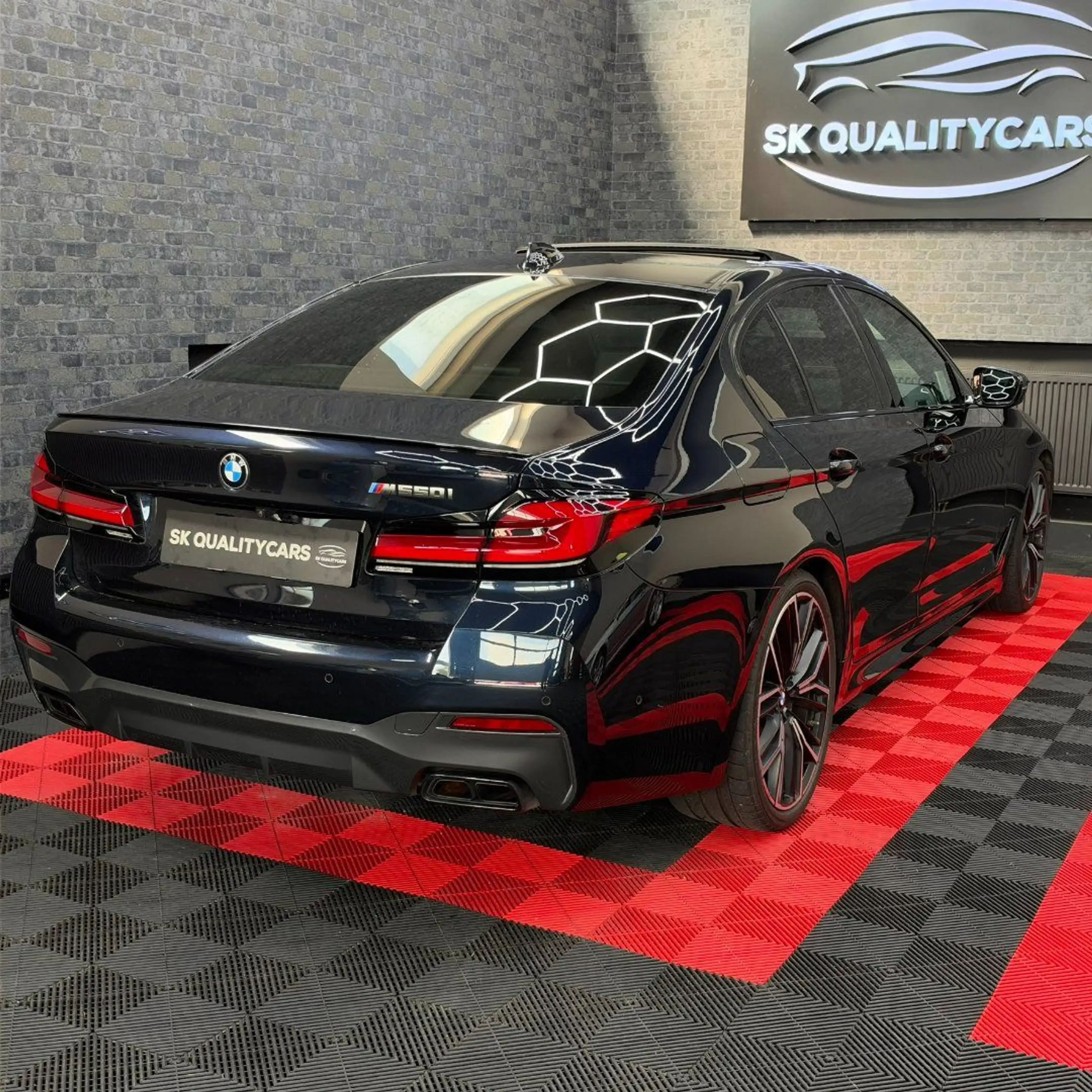 BMW M550 - M550 i xDrive — photo 14