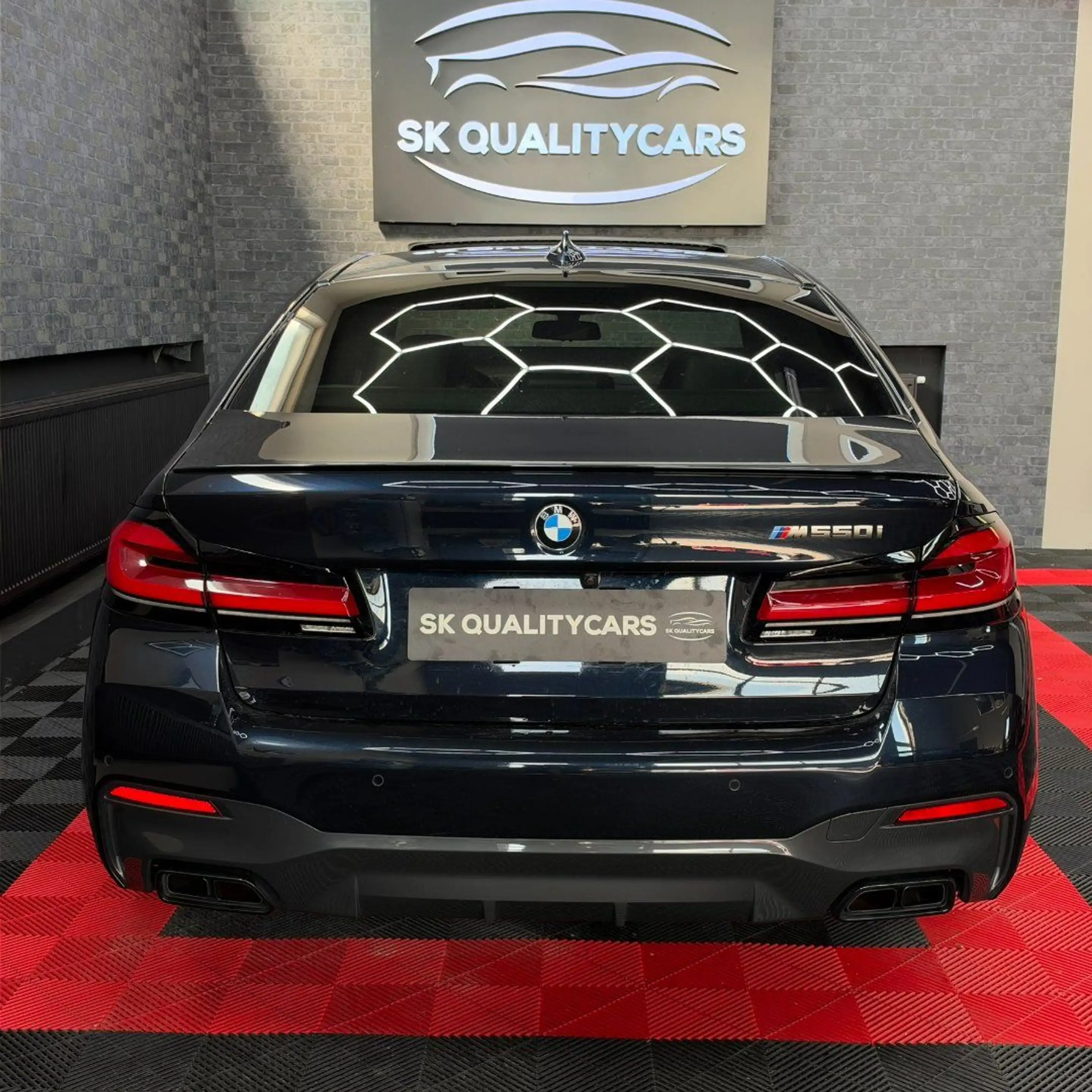 BMW M550 - M550 i xDrive — photo 9