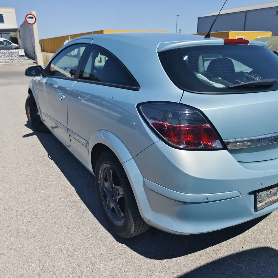 Opel Astra Coupé 1,4i GTC, foto 6