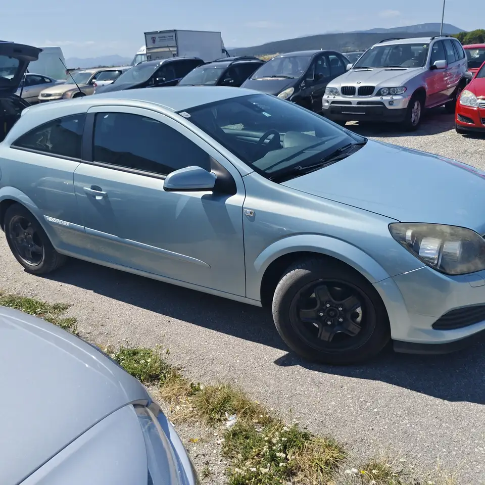 Opel Astra Coupé 1,4i GTC, foto 3