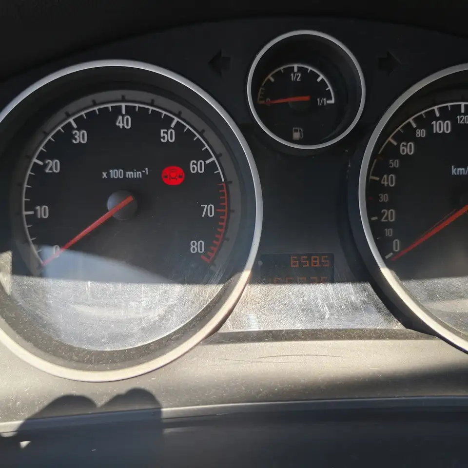 Opel Astra Coupé 1,4i GTC, foto 10