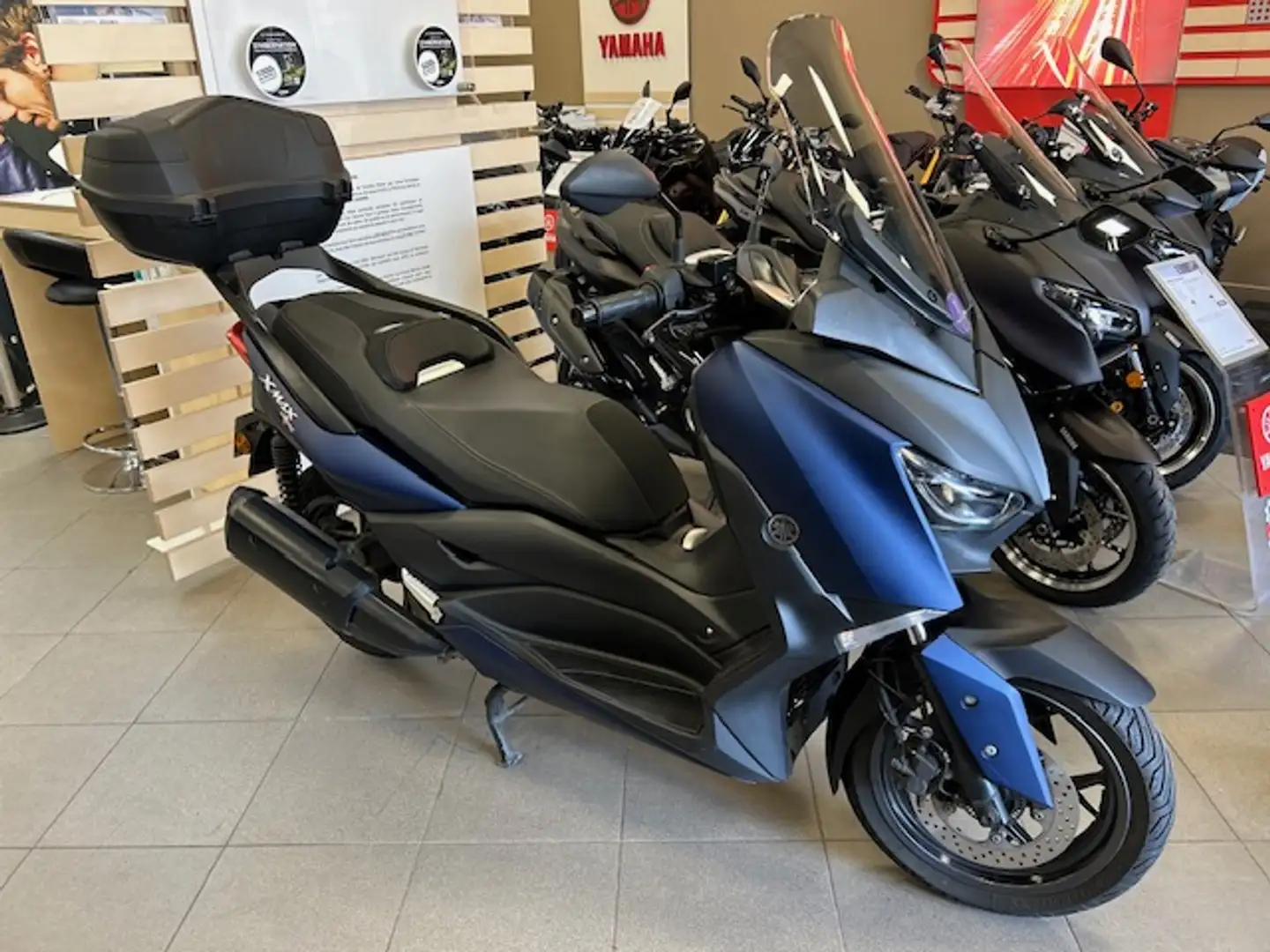 Yamaha X-Max 300 Blue - 1