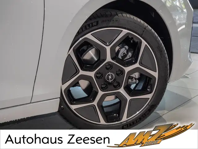 Opel Astra view 5