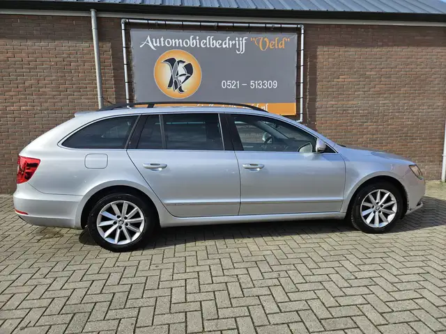 Skoda Superb view 24