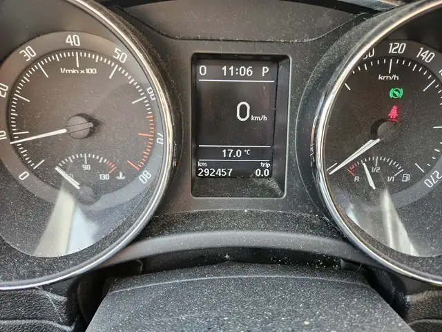 Skoda Superb view 6