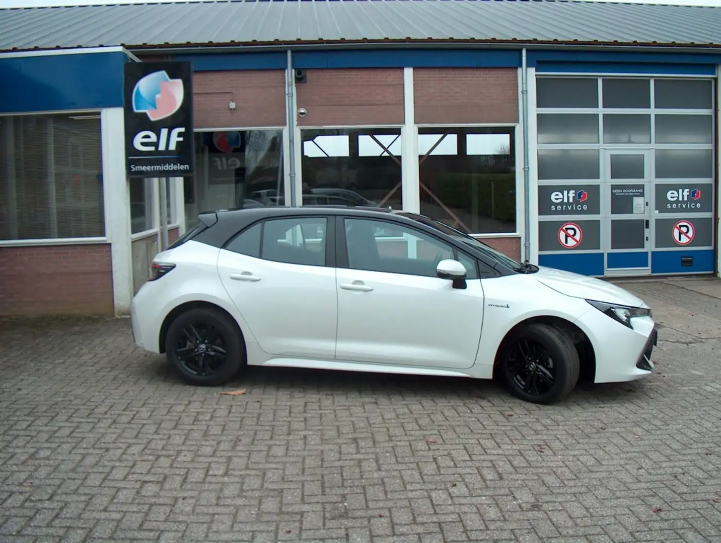 Toyota Corolla 1.8 Hybrid Business Weiß - 2