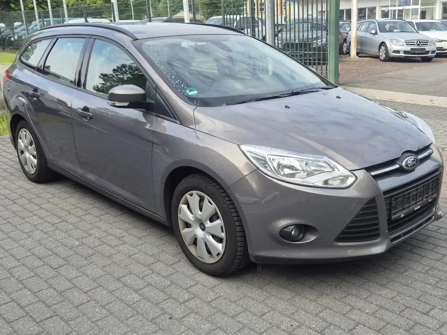 Ford Focus Trend Marrón - 1