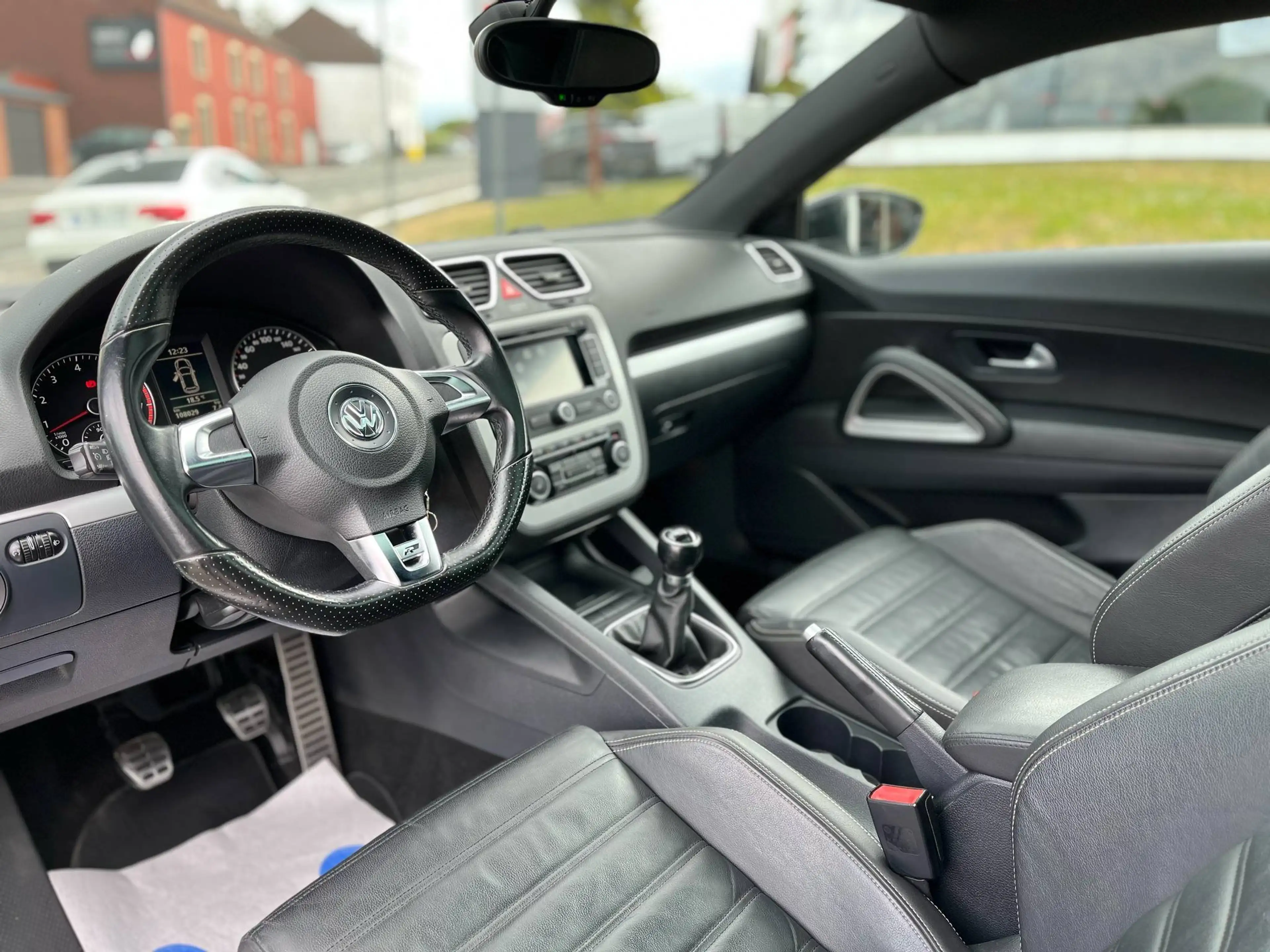 Volkswagen Scirocco 1.4 TSI*R-LINE*TOIT-PANO*GPS*CUIR*PDC* — photo 10