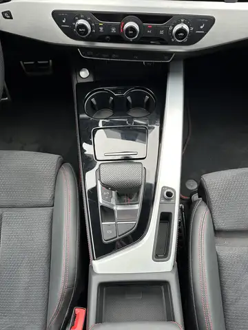 Audi A4 Avant view 13