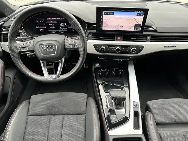 Audi A4 Avant view 11