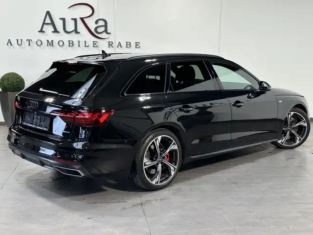 Audi A4 Avant view 4
