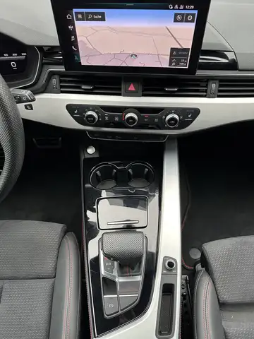 Audi A4 Avant view 12