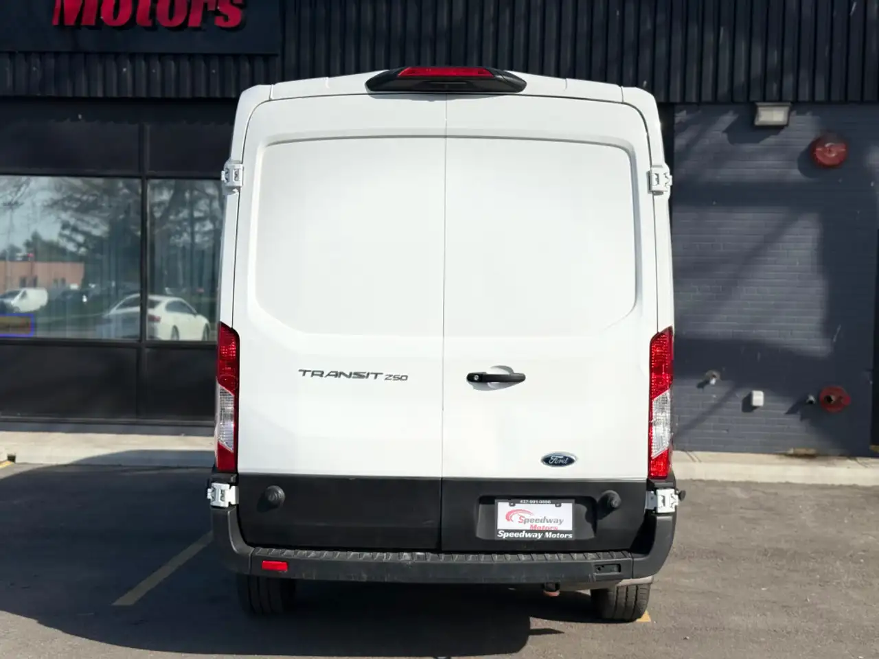 Ford Transit Cargo Van снимка Ford Transit Cargo Van