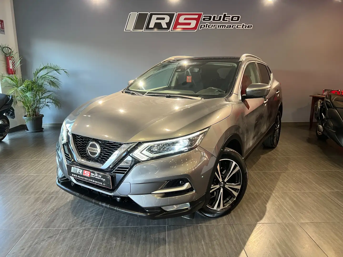 Nissan Qashqai Qashqai 1.5 dci N-Connecta 115cv Grigio - 1