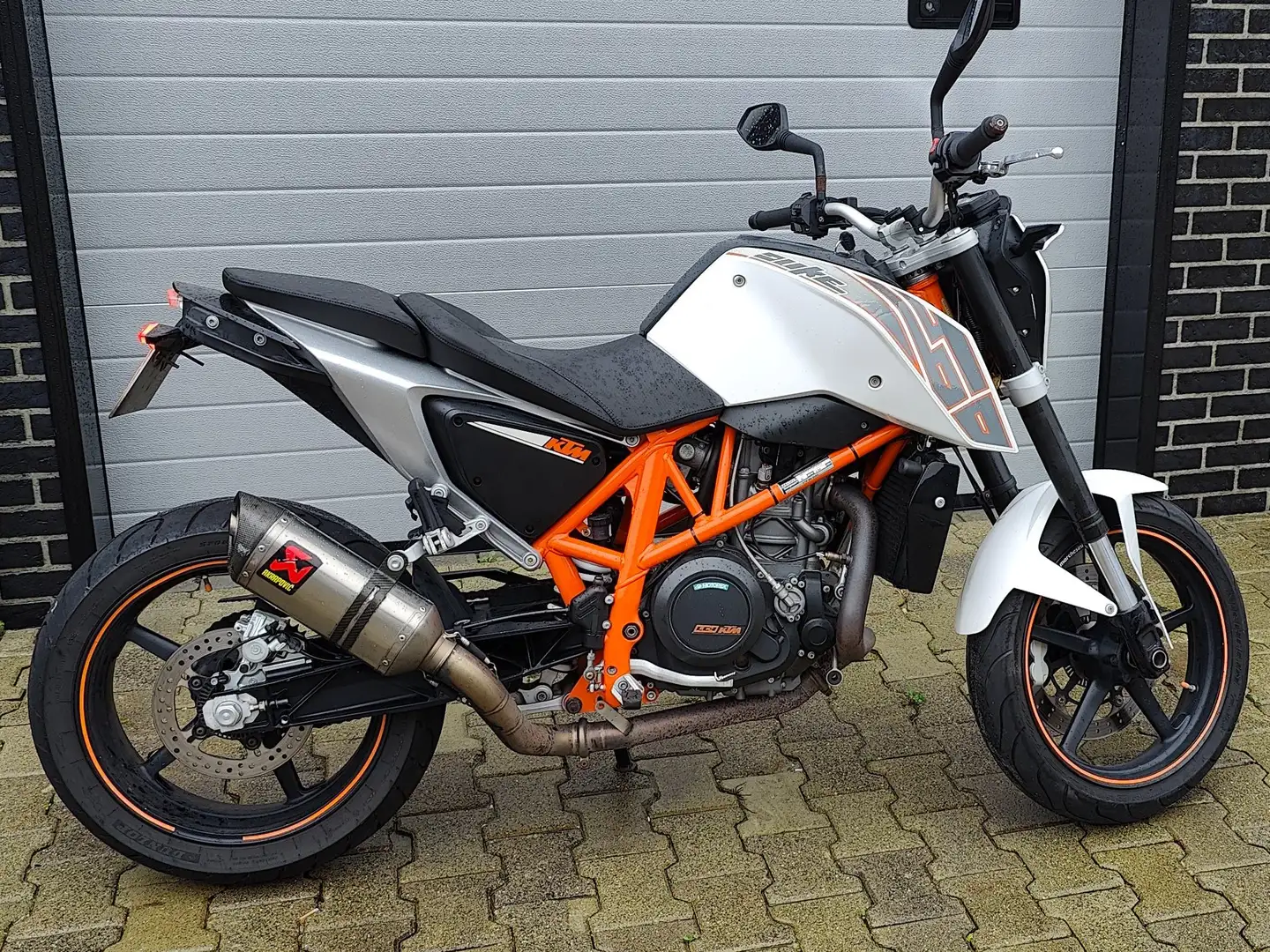 KTM 690 Duke Wit - 1