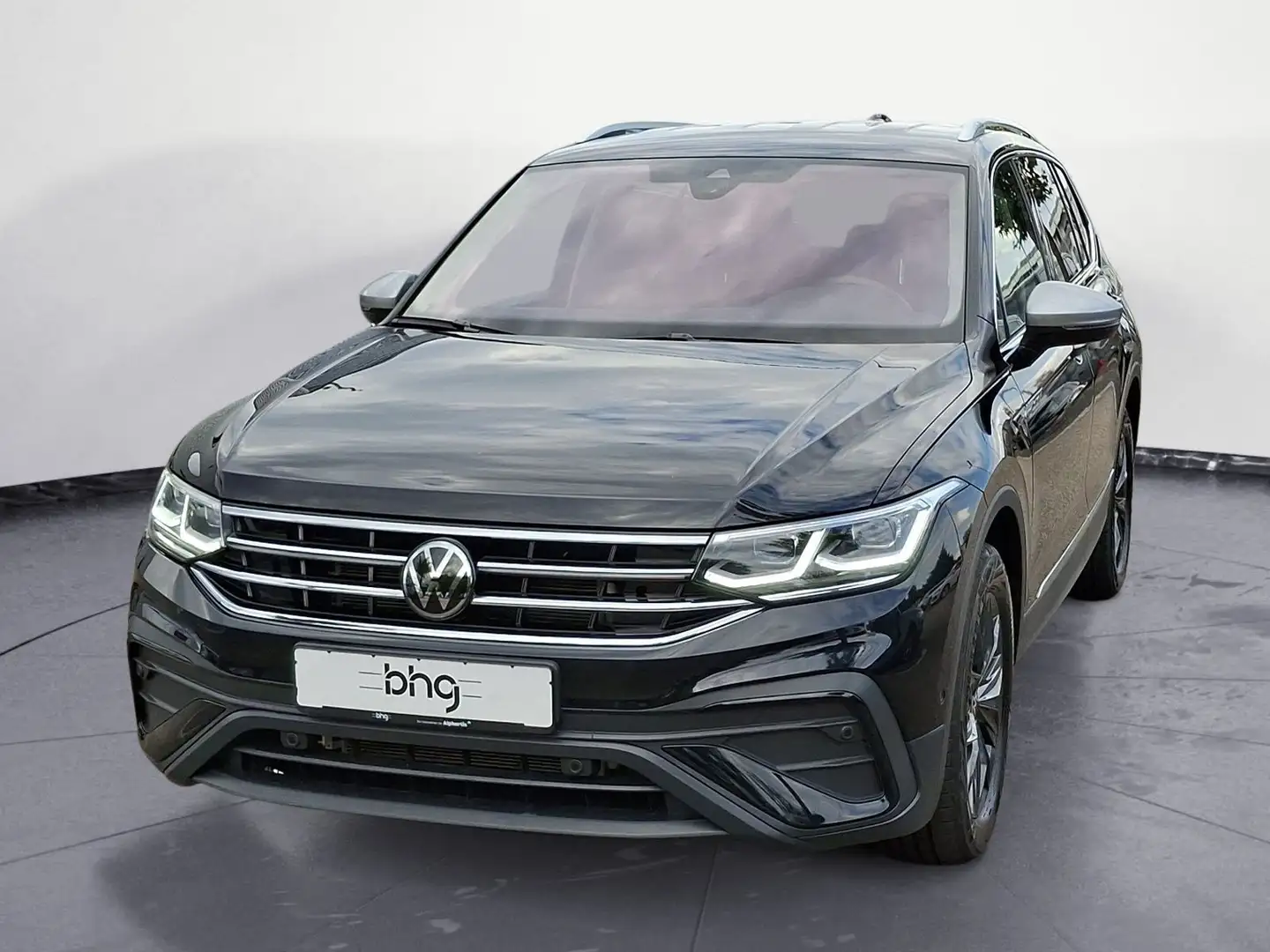 Volkswagen Tiguan Allspace 2.0TDI DSG Life AHK MatrixLED AC Schwarz - 2