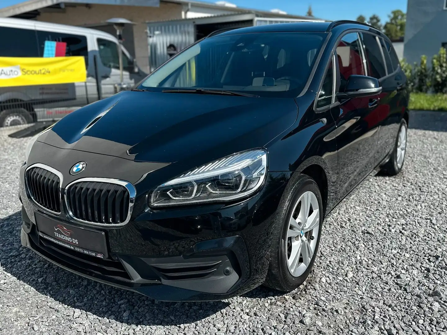 BMW 218 d G. Tourer / --7 SITZE--/HEAD UP/ AHK Schwarz - 1