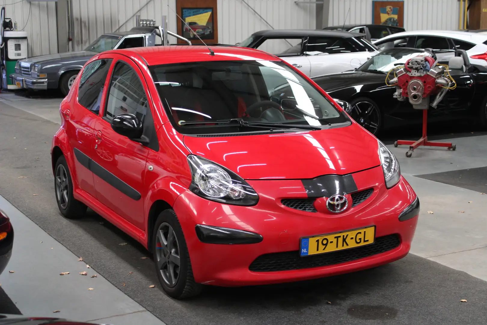 Toyota Aygo 1.0-12V + AUTOMAAT, Airco Rood - 2