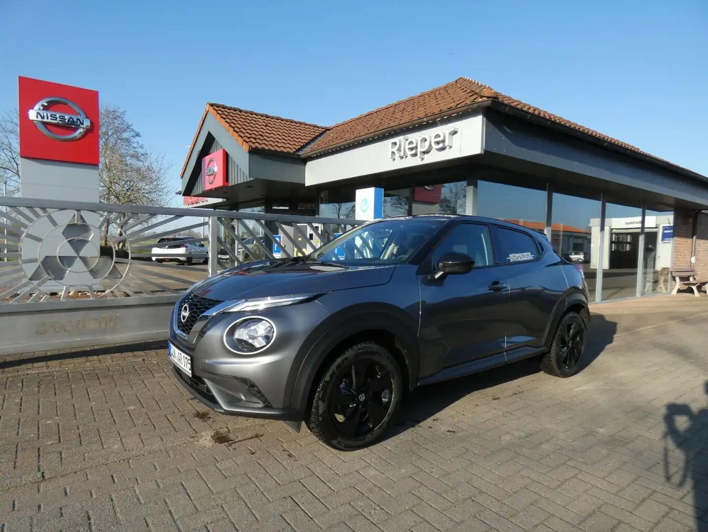 Nissan Juke N-Style Grau - 1