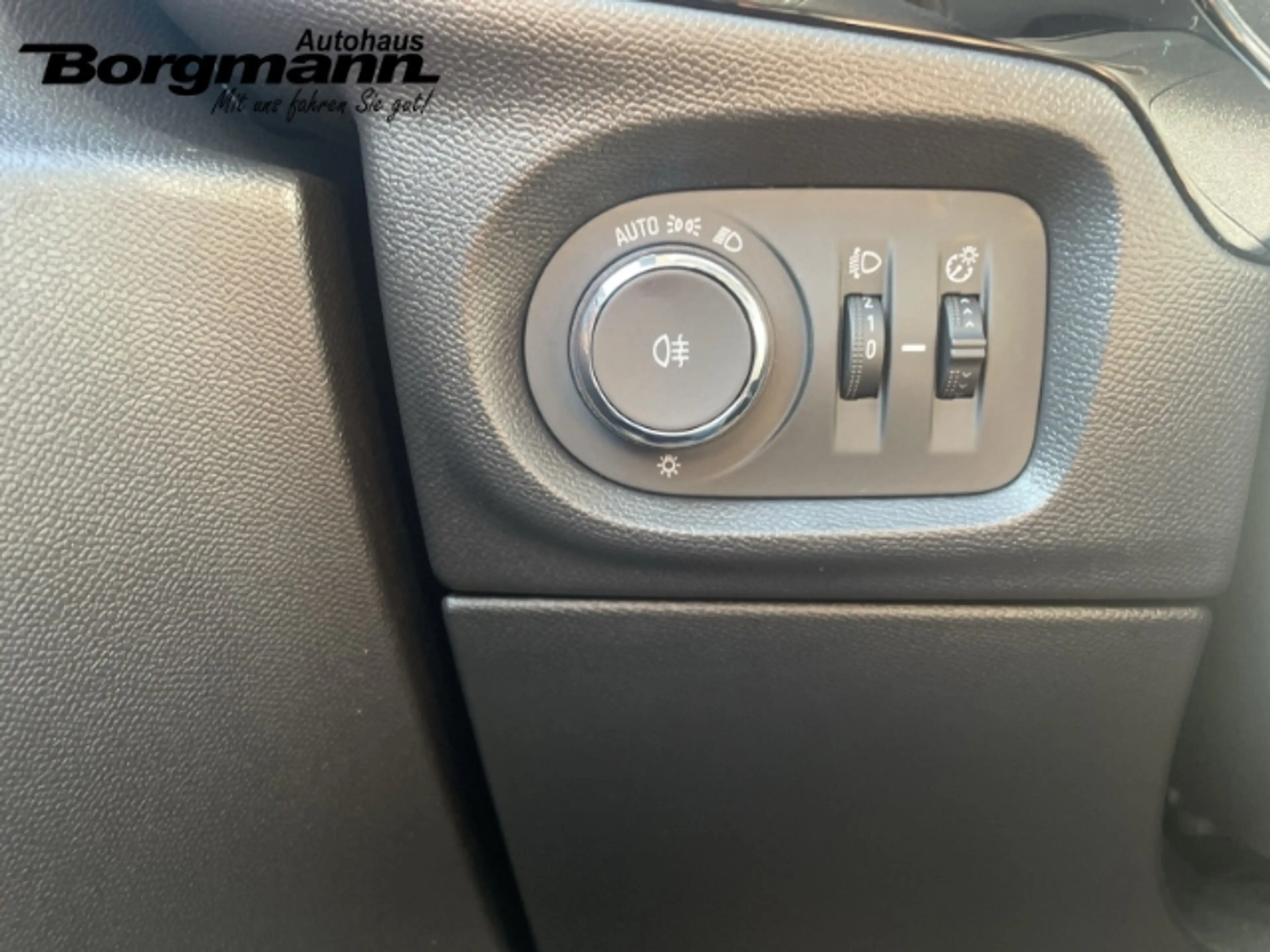 Opel Corsa Elegance 1.2 Turbo LED - Sitzheizung - Rückfahrkam — photo 12