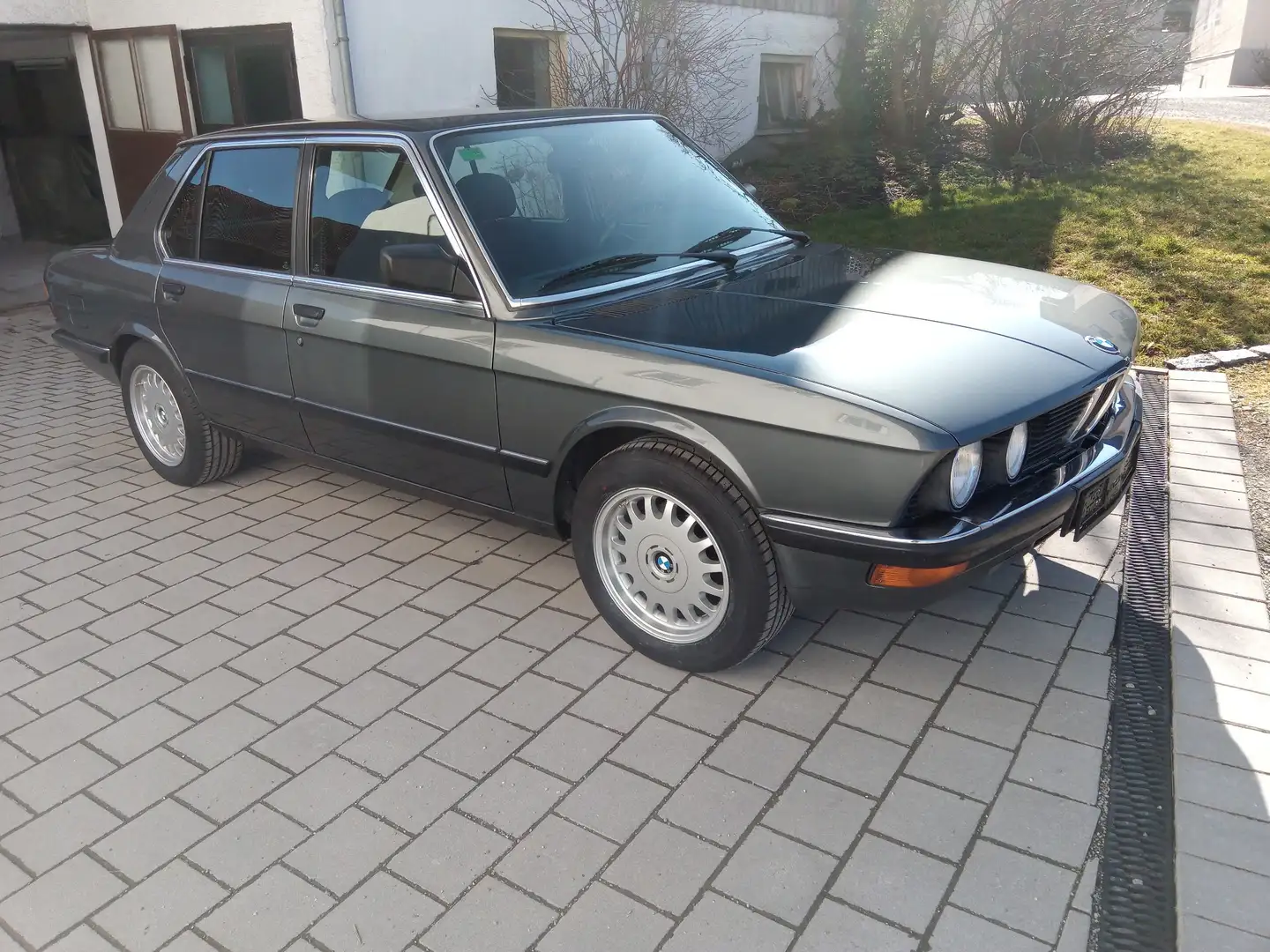 BMW 535 1 hd "Sleeper " 265 PS mit H Zulassung Šedá - 1