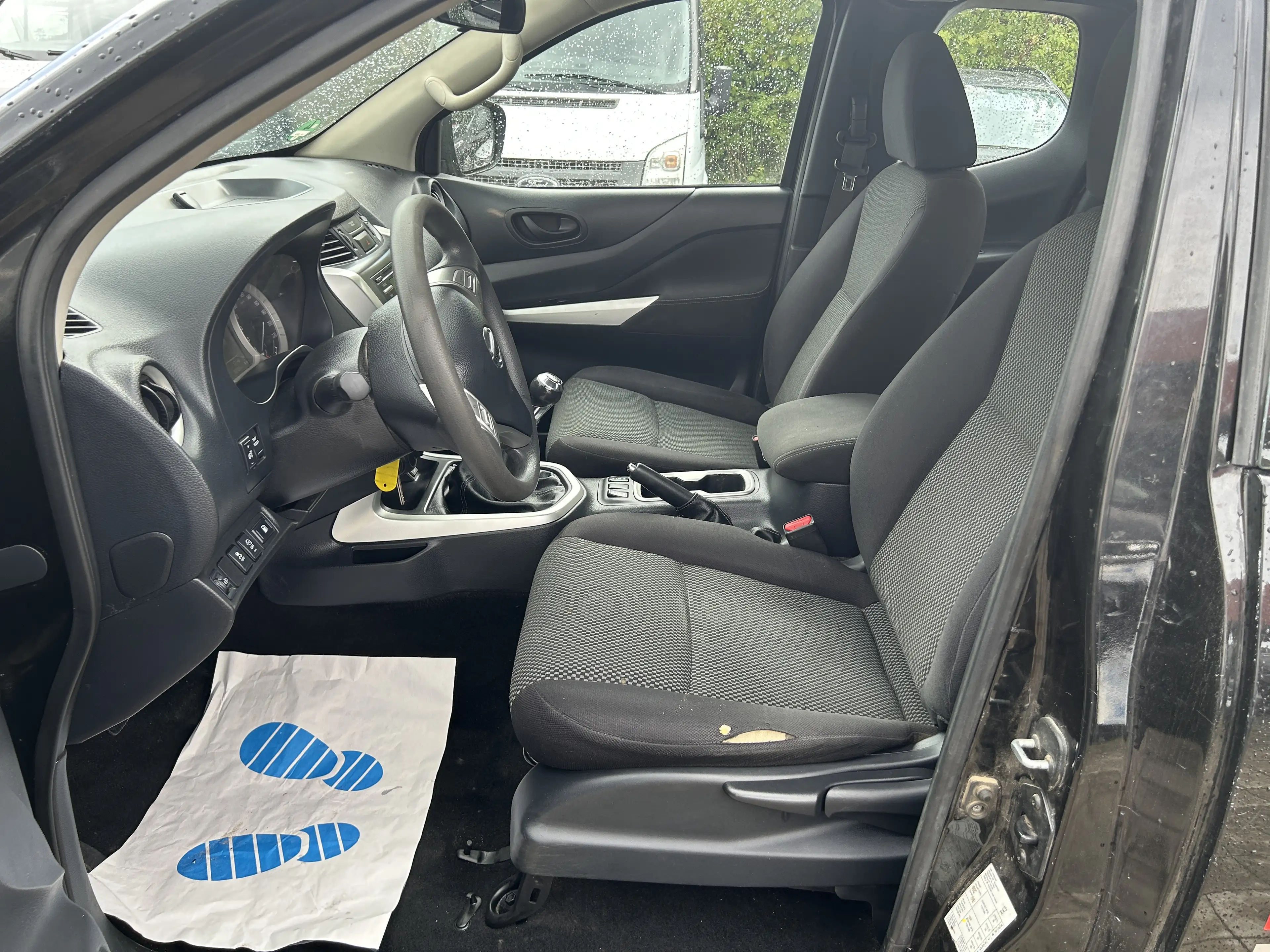 Nissan NP300 Visia King Cab 4x4 — photo 6