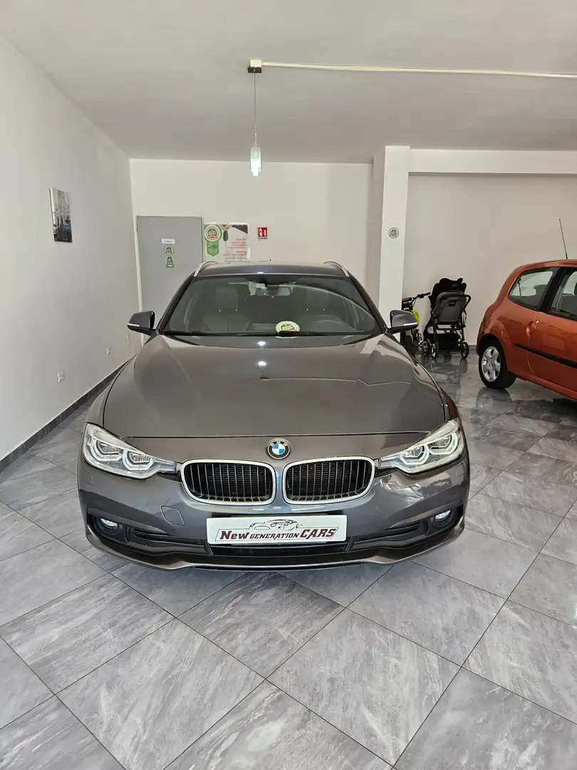 BMW 316 316d Touring Grijs - 1