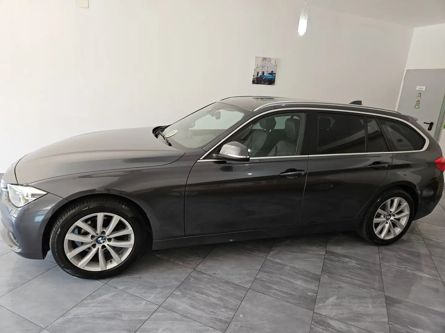 BMW 316 316d Touring Grijs - 2