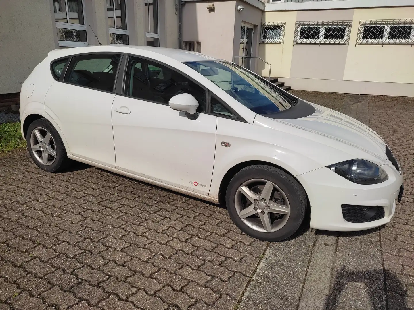 SEAT Leon Leon 1.6 TDI DPF Reference Copa Weiß - 2