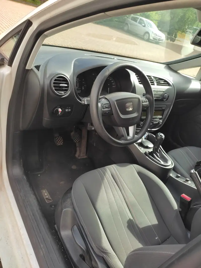 SEAT Leon Leon 1.6 TDI DPF Reference Copa Weiß - 1