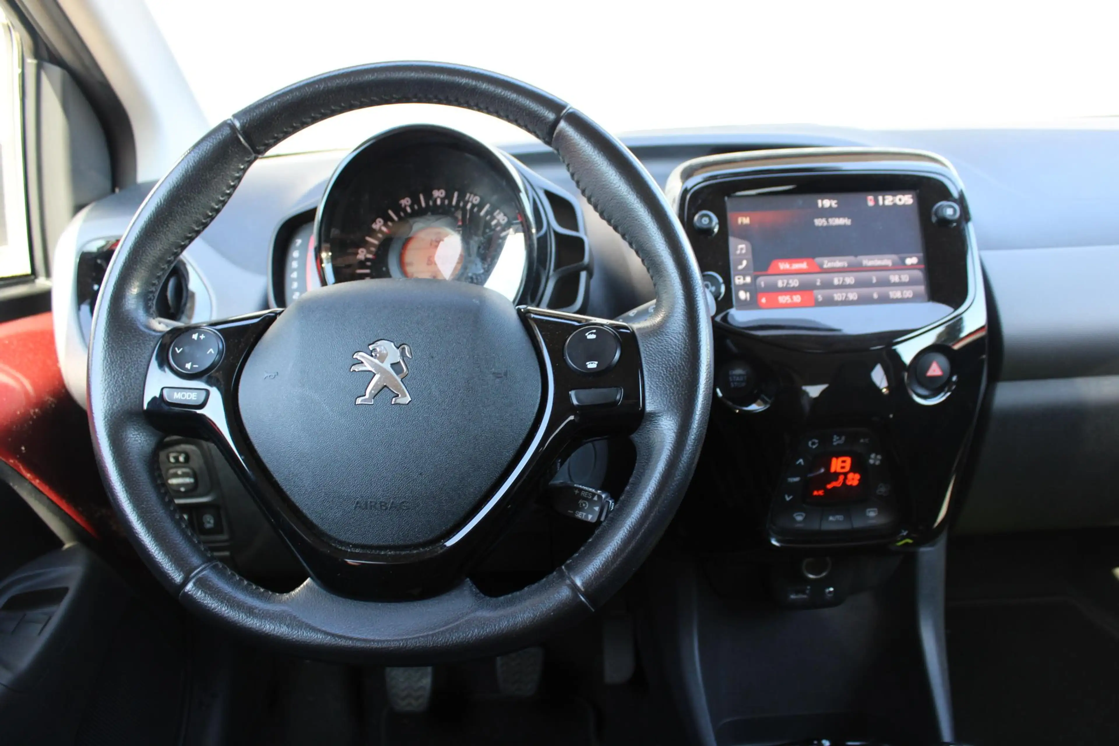 Peugeot 108 1.0 e-VTi Allure Cruise Controle I Groot Scherm I — photo 9