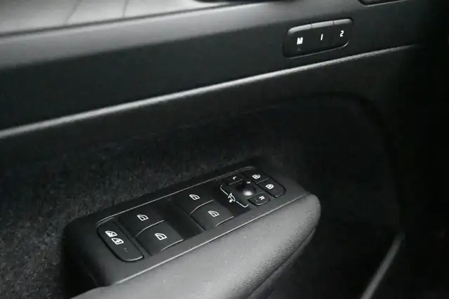 Volvo XC40 view 27