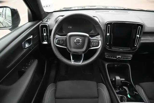 Volvo XC40 view 20