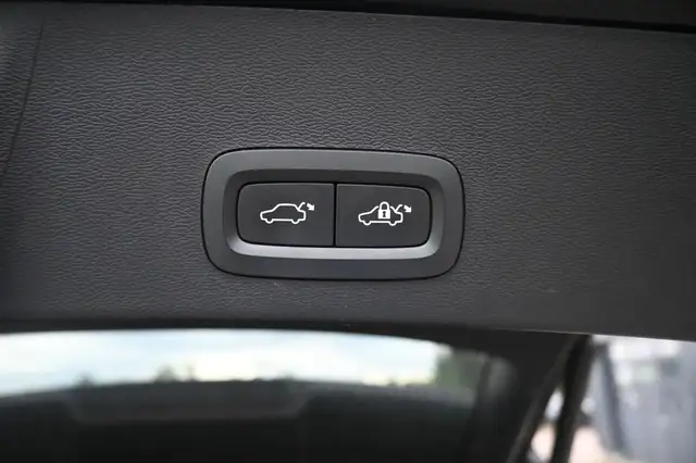Volvo XC40 view 18