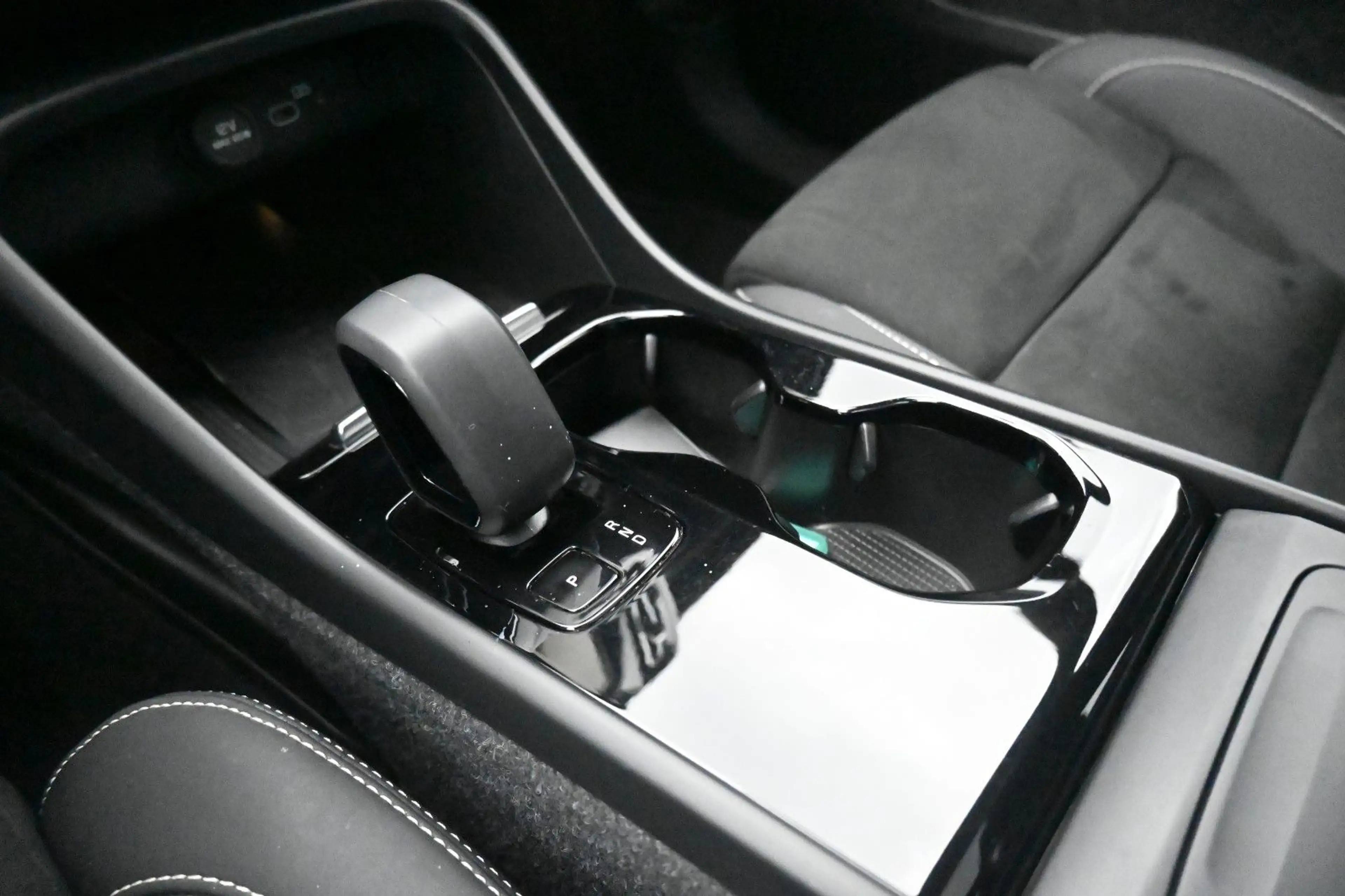 Volvo XC40 Twin Motor AWD Ultimate*PANO*360°*ACC*SHZG — photo 24