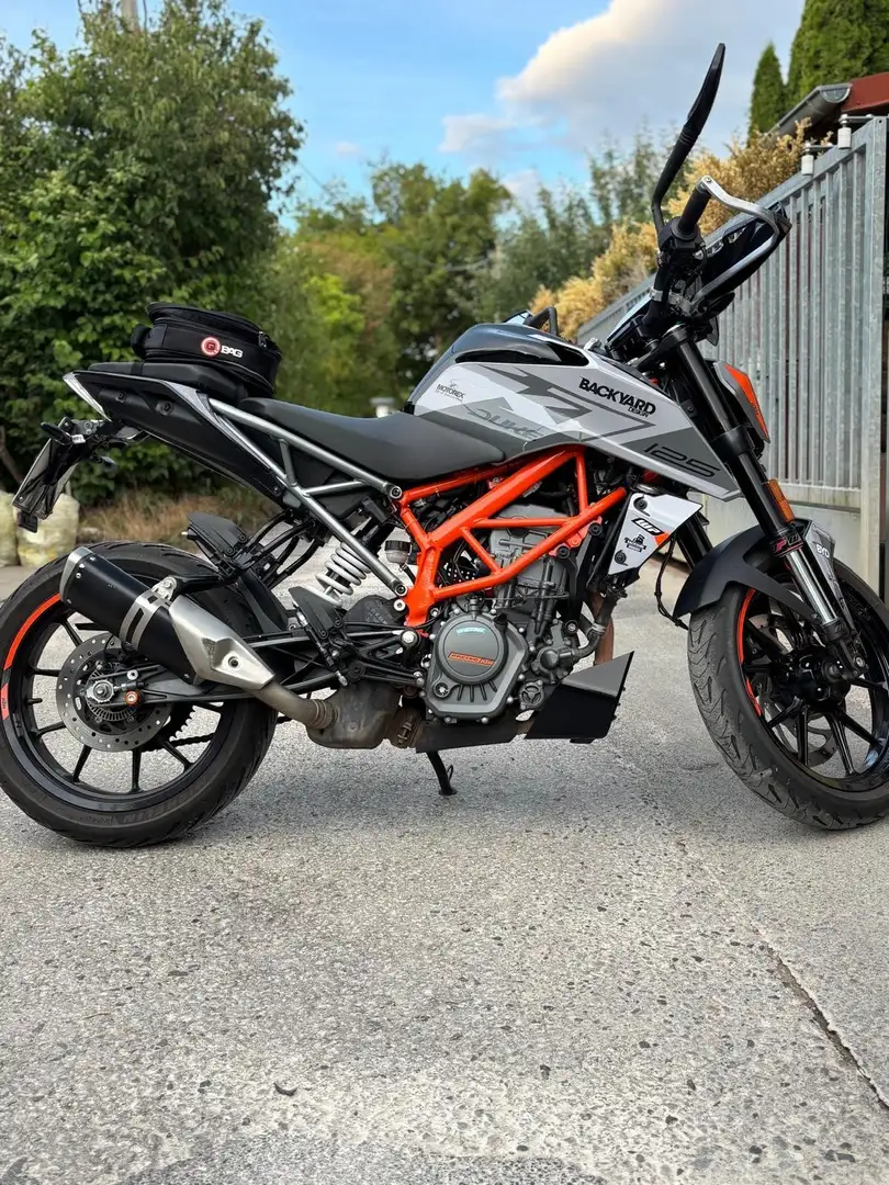 KTM 125 Duke Backyard Design Silber Plateado - 1