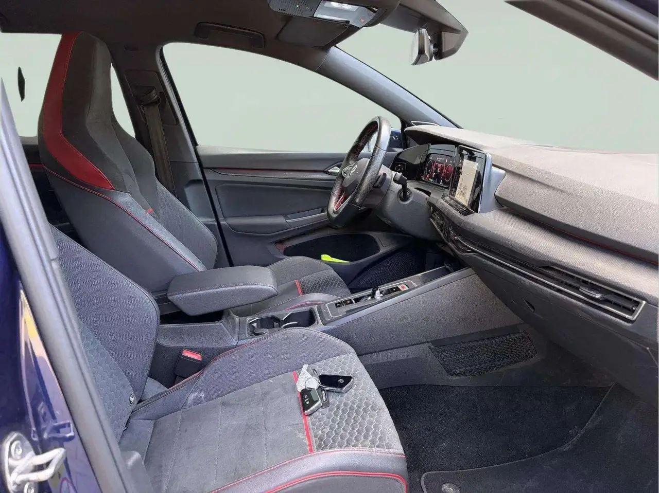 Volkswagen Golf GTI — photo 16