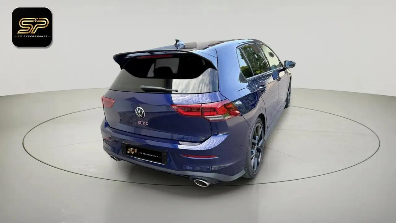 Volkswagen Golf GTI — photo 11