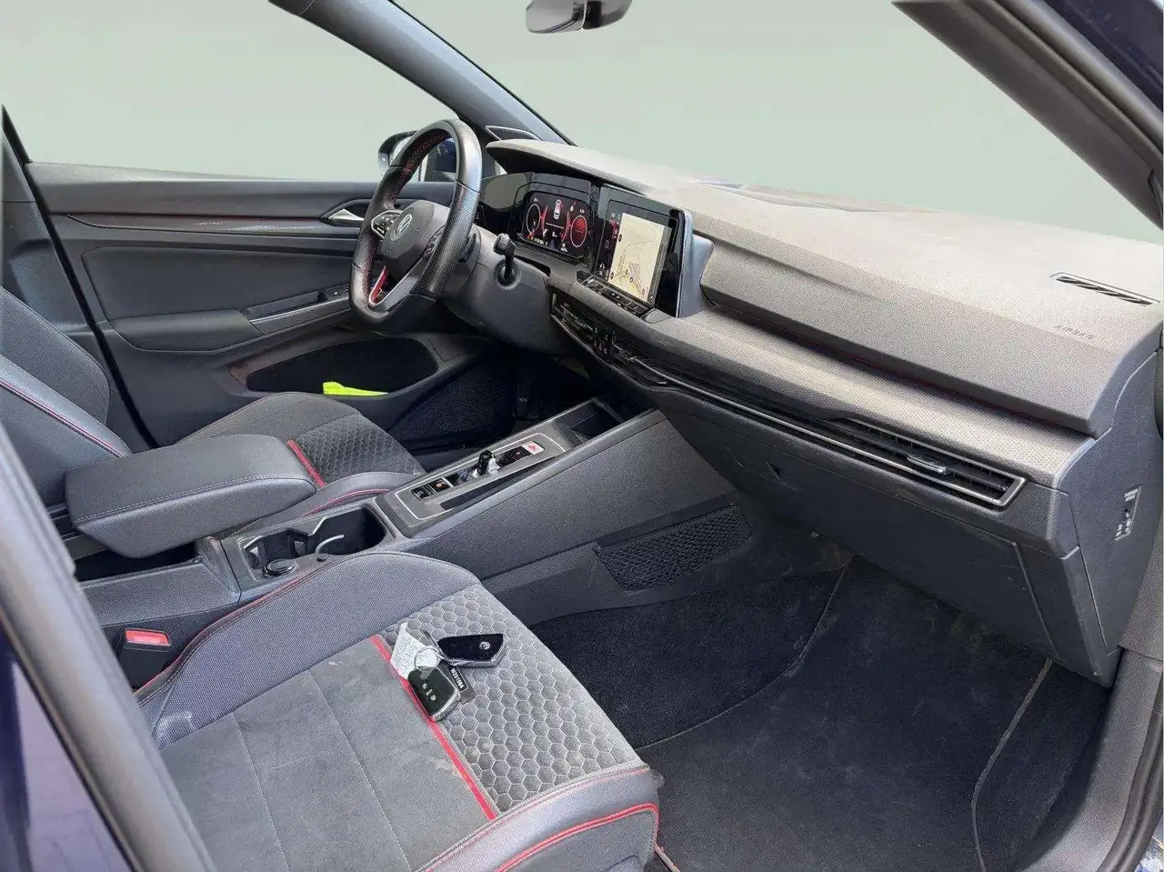 Volkswagen Golf GTI — photo 18