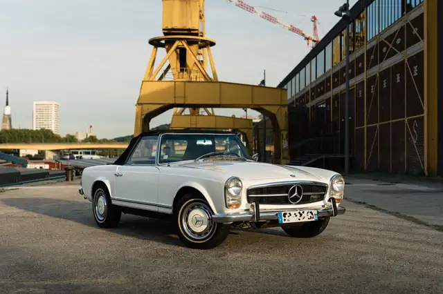Mercedes-Benz SL 230 Pagode