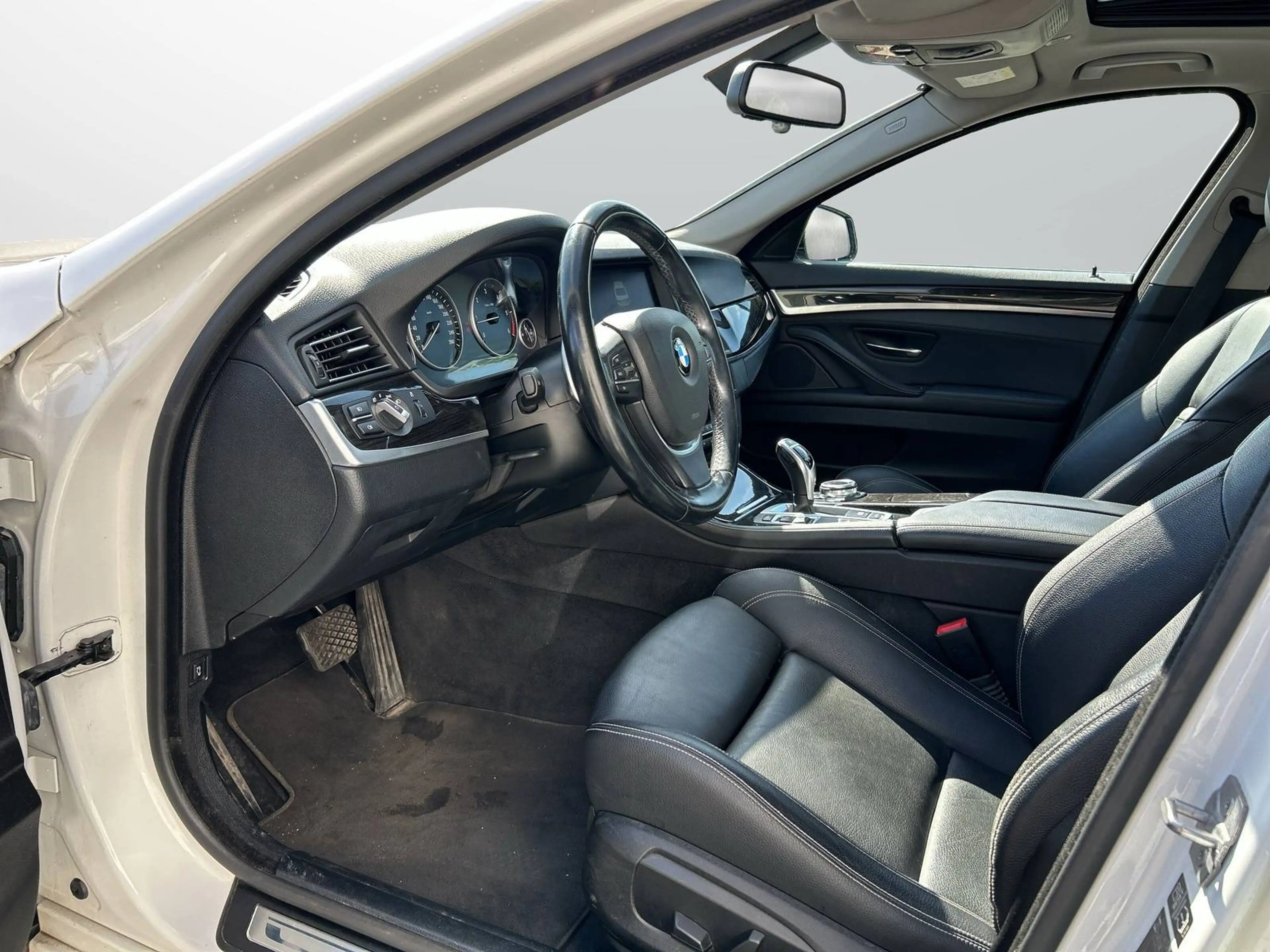 BMW 525 525 d xDrive — photo 9
