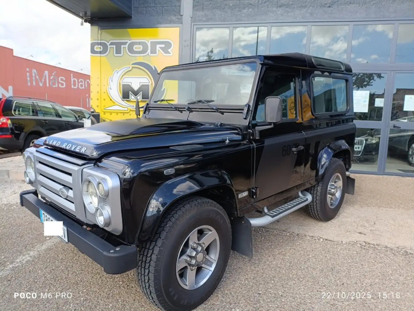Land Rover Defender 90 SW SVX Negro - 1