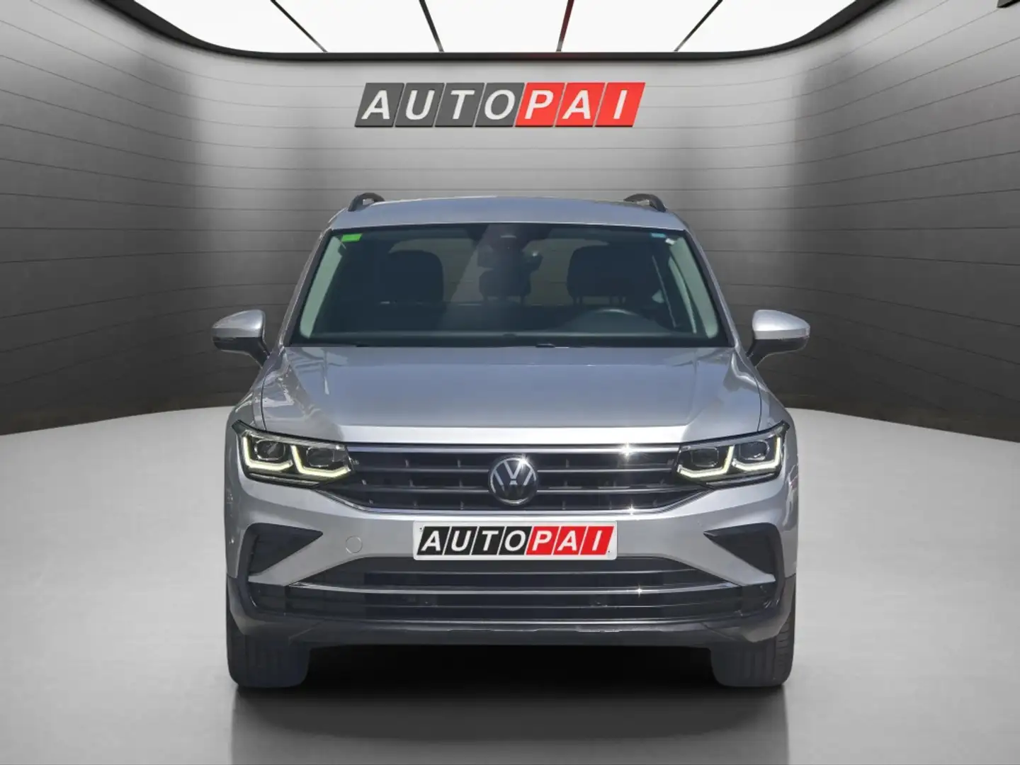 Volkswagen Tiguan 2.0TDI Urban Sport DSG 110kW Plateado - 2